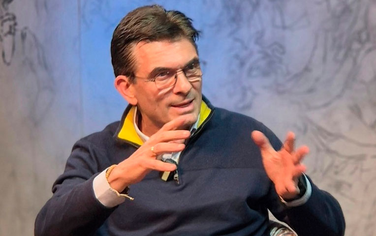 Paz mantiene propuesta de legalizar autos chutos, pero...